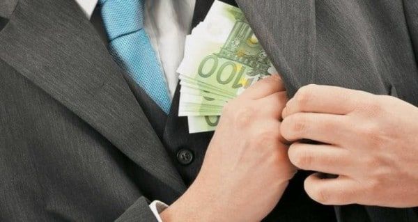 ΥΠΟΨΗΦΙΟΣ ΤΟΥ ΣΥΡΙΖΑ ΕΠΑΙΡΝΕ ΜΙΖΕΣ! Τον έπιασαν στα πράσα με 3000 ευρώ στην τσέπη – Κατηγορούμενοι και υπάλληλοι του ΣΔΟΕ! ΥΠΟΨΗΦΙΟΣ ΤΟΥ ΣΥΡΙΖΑ ΕΠΑΙΡΝΕ ΜΙΖΕΣ! Τον έπιασαν στα πράσα με 3000 ευρώ στην τσέπη – Κατηγορούμενοι και υπάλληλοι του ΣΔΟΕ!
