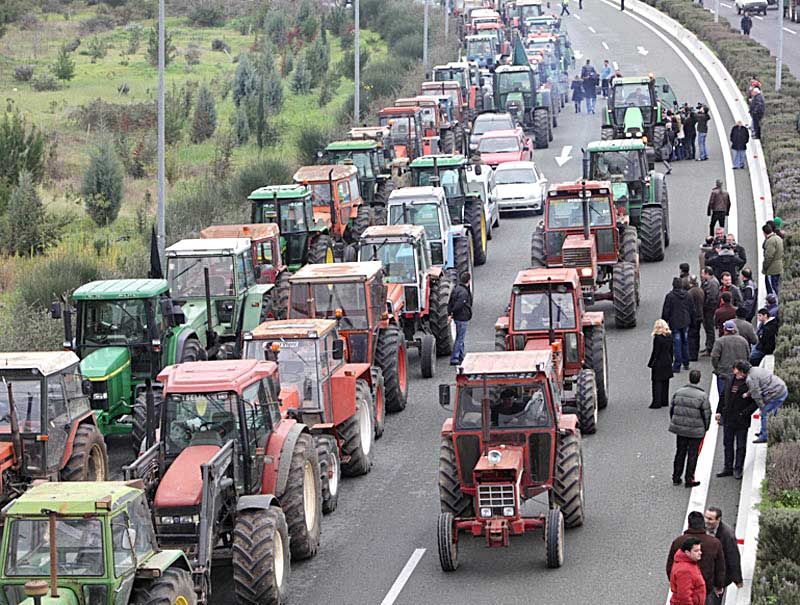 Έκτακτο – Κλιμακώνουν τις κινητοποιήσεις στο μπλόκο του Δρούγου.