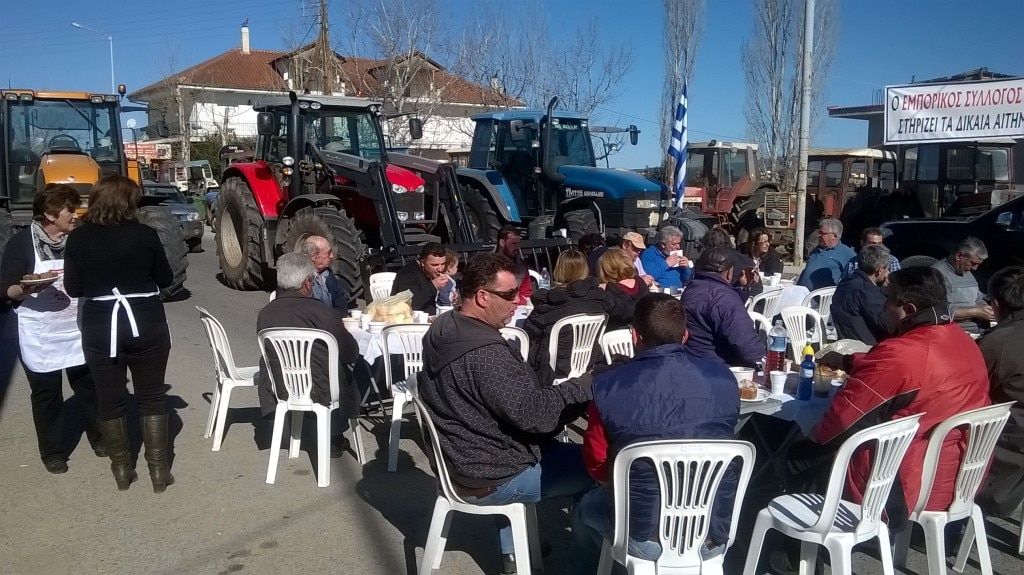 Αποκλειστικό! Ο Σύλλογος Γυναικών Ομβριακής μαγείρεψε στο μπλόκο του Δομοκού! (Videos,Photos)