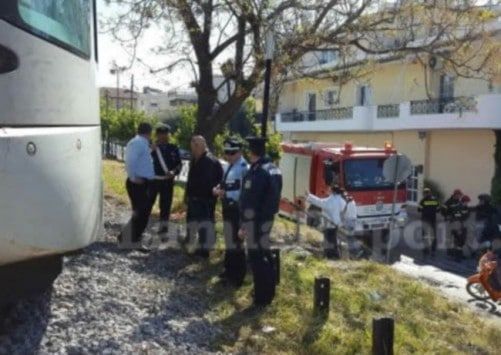 Λαμία: Σκόνταψε και τον χτύπησε το τρένο – Η μεγάλη ατυχία του πεζού στις ράγες (Βίντεο)! Λαμία: Σκόνταψε και τον χτύπησε το τρένο – Η μεγάλη ατυχία του πεζού στις ράγες (Βίντεο)!