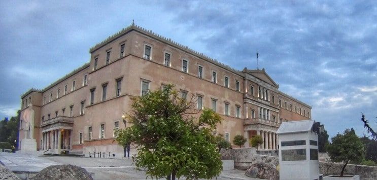 Μεταφέρουν όλα τα ταμειακά διαθέσιμα στην Τράπεζα της Ελλάδος – Τι σημαίνει η κίνηση αυτή; Μεταφέρουν όλα τα ταμειακά διαθέσιμα στην Τράπεζα της Ελλάδος – Τι σημαίνει η κίνηση αυτή;