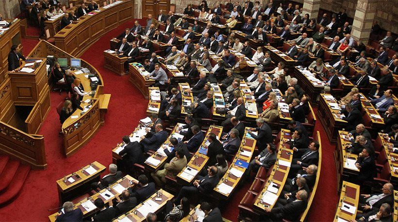 Στη Βουλή η μάχη για τις άδειες – Εμπλοκή μετά την αποδοχή των προσφυγών Στη Βουλή η μάχη για τις άδειες – Εμπλοκή μετά την αποδοχή των προσφυγών