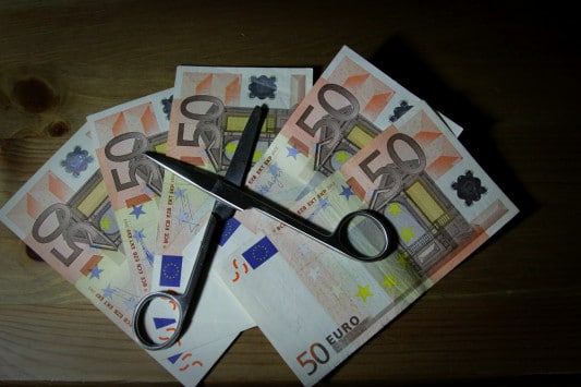 Συντάξεις: Νέο “τσεκούρι” έως και 30%! Ποιους αφορά Συντάξεις: Νέο “τσεκούρι” έως και 30%! Ποιους αφορά