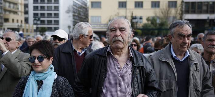 200.000 συνταξιούχοι θα χάσουν έως 30 ευρώ τον μήνα από τις επικουρικές 200.000 συνταξιούχοι θα χάσουν έως 30 ευρώ τον μήνα από τις επικουρικές