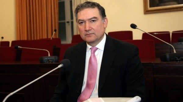 ΤΗΝ ΕΝΟΧΗ ΓΕΩΡΓΙΟΥ ΤΗΣ ΕΛΣΤΑΤ ΠΡΟΤΕΙΝΕ Ο ΕΙΣΑΓΓΕΛΕΑΣ – «Η γυναίκα του Καίσαρα δεν πρέπει να είναι μόνο τίμια…»