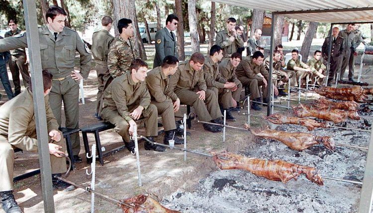 «Να ακυρωθούν όλες οι εορταστικές εκδηλώσεις στα στρατόπεδα το Πάσχα» «Να ακυρωθούν όλες οι εορταστικές εκδηλώσεις στα στρατόπεδα το Πάσχα»