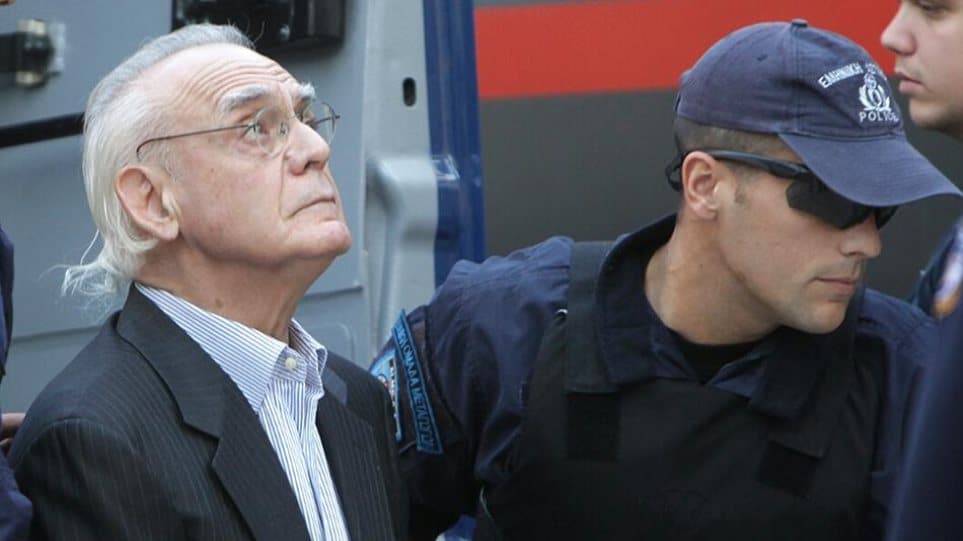 Ο Άκης χρειάζεται 30.000 ευρώ για να μην πάει εκ νέου φυλακή για «ασήμαντη» αφορμή Ο Άκης χρειάζεται 30.000 ευρώ για να μην πάει εκ νέου φυλακή για «ασήμαντη» αφορμή