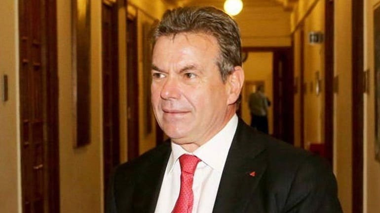 Πετρόπουλος: Καινοτομία η κάρτα που θα αντικαταστήσει τα βιβλιάρια υγείας Πετρόπουλος: Καινοτομία η κάρτα που θα αντικαταστήσει τα βιβλιάρια υγείας