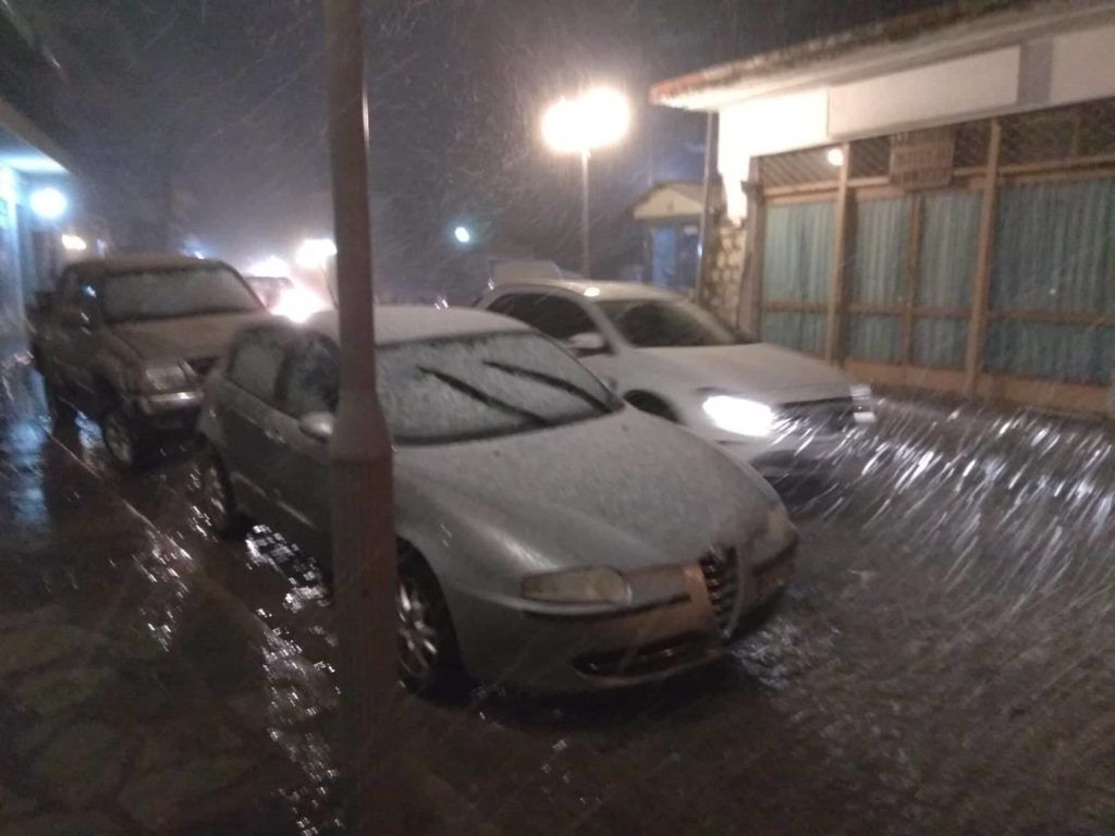 Συμβαίνει τώρα!!! σφοδρή χιονόπτωση στο Δομοκό