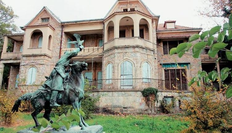 Αυτοψία: Πως είναι τα βασιλικά ανάκτορα σήμερα – Πως θα αξιοποιηθούν . Αυτοψία: Πως είναι τα βασιλικά ανάκτορα σήμερα – Πως θα αξιοποιηθούν .