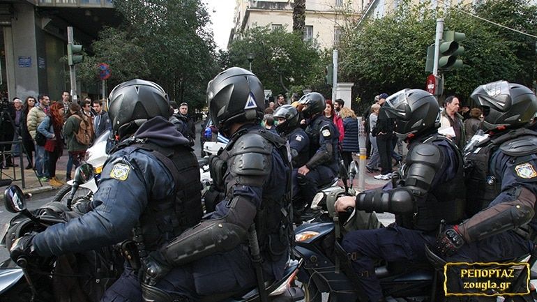 Στους δρόμους η ομάδα ΔΕΛΤΑ Στους δρόμους η ομάδα ΔΕΛΤΑ