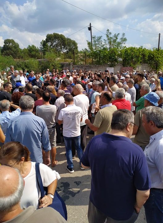 Διαμαρτυρία κατοίκων στον Καραβόμυλο. Διαμαρτυρία κατοίκων στον Καραβόμυλο.