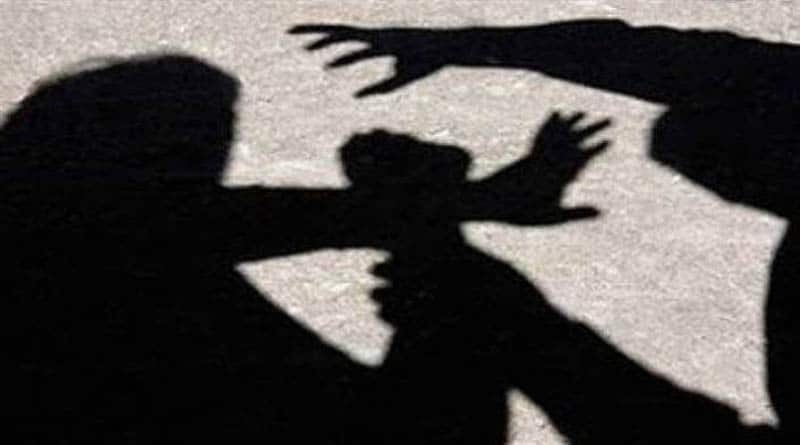 Ρομά επιτέθηκε και χτύπησε Λαμιώτη επαγγελματία για να τον ληστέψει Ρομά επιτέθηκε και χτύπησε Λαμιώτη επαγγελματία για να τον ληστέψει