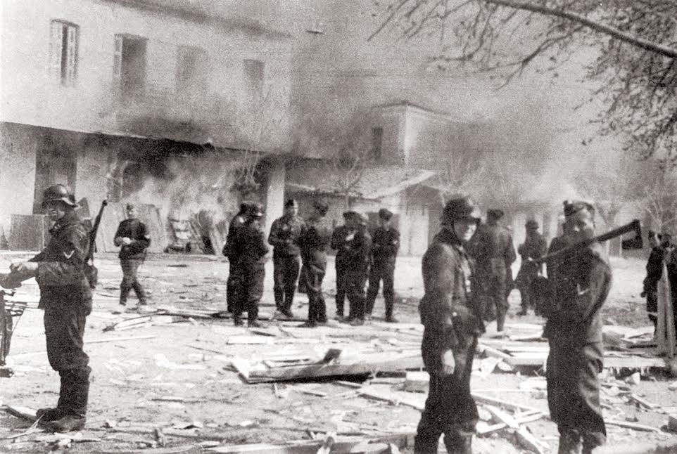 Σφαγή του Διστόμου.