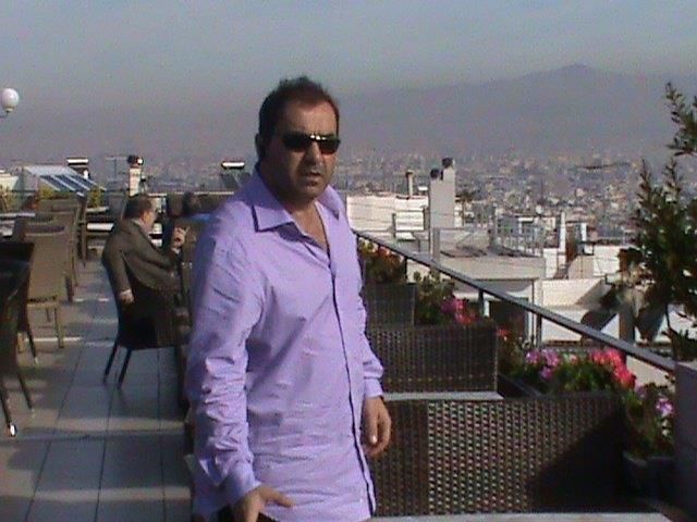 Το ευχαριστώ της οικογένειας του Ντίνου Νικολάου που έφυγε νωρίς… Το ευχαριστώ της οικογένειας του Ντίνου Νικολάου που έφυγε νωρίς…
