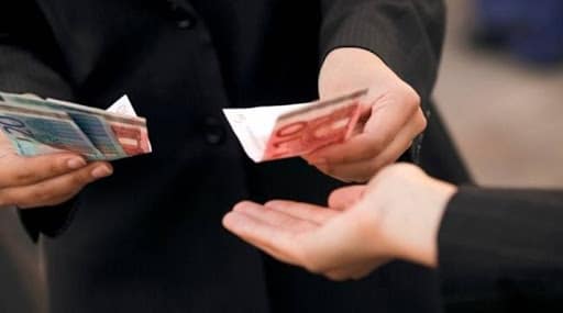 Φθιώτιδα: Πληρώθηκε… χρυσάφι για να λύσει τα μάγια! Φθιώτιδα: Πληρώθηκε… χρυσάφι για να λύσει τα μάγια!