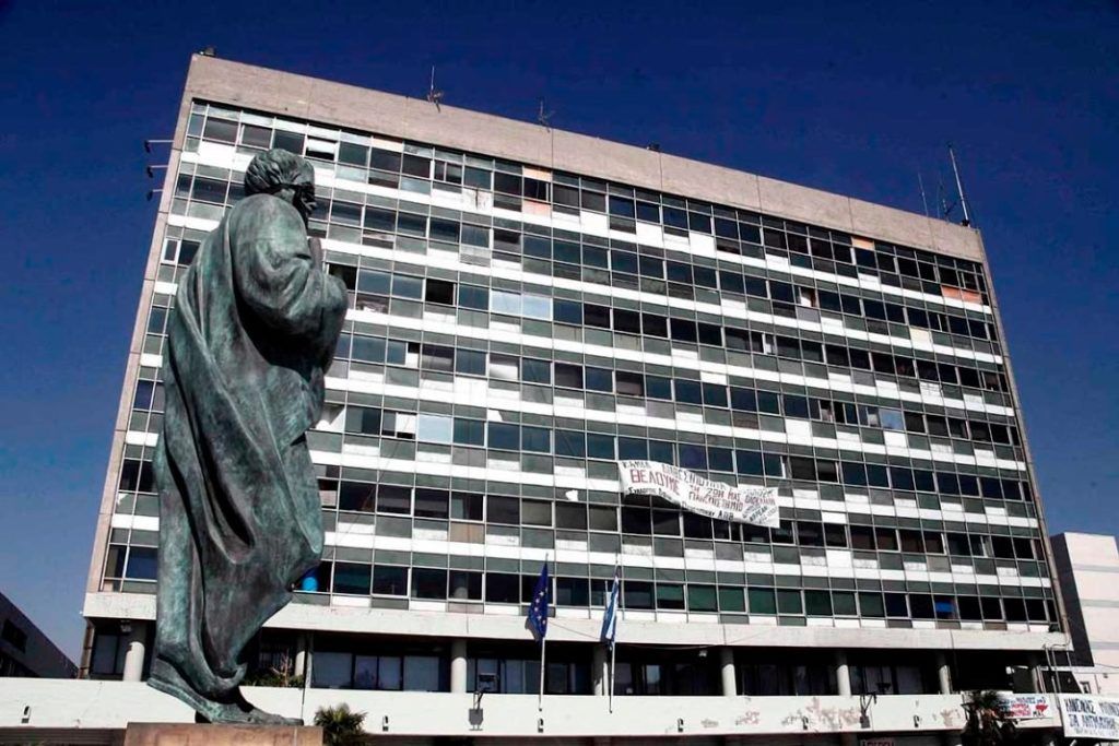 Θεσσαλονίκη: Κατάληψη στην πρυτανεία του ΑΠΘ – Φοιτητές αντιδρούν στο νομοσχέδιο του υπ. Παιδείας (pics, vid)