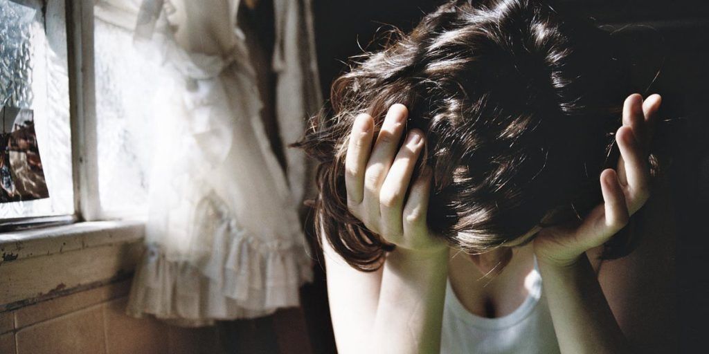 Όλα τα πιθανά συμπτώματα σε μια κρίση πανικού: Πόσα λεπτά διαρκούν