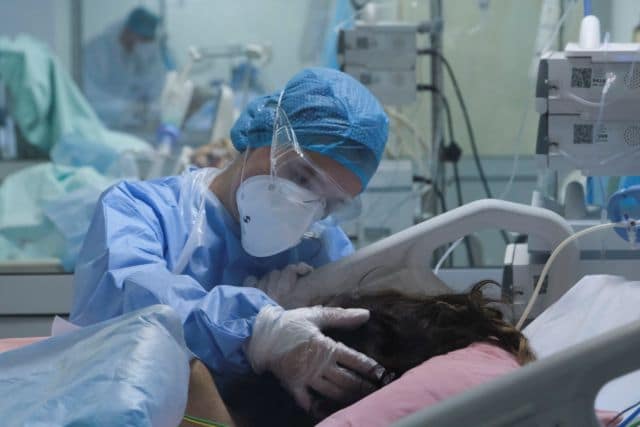 Πέθανε και η μητέρα της 16χρονης που «έσβησε» από κορωνοϊό Πέθανε και η μητέρα της 16χρονης που «έσβησε» από κορωνοϊό