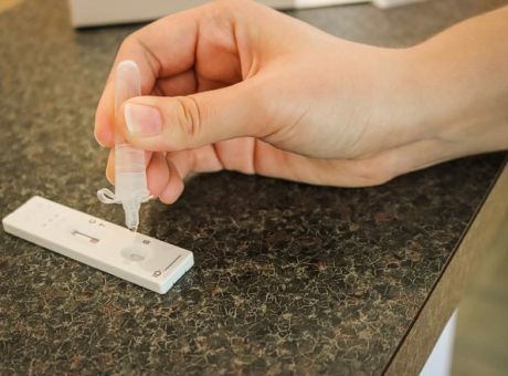 Στα φαρμακεία τα self test – Όλα όσα πρέπει να ξέρετε Στα φαρμακεία τα self test – Όλα όσα πρέπει να ξέρετε