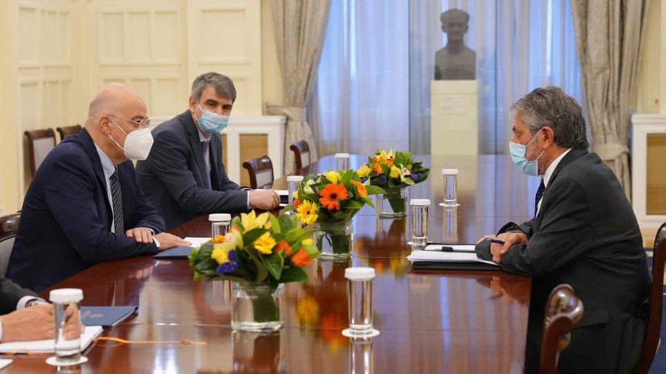 Τι συζήτησαν ο Δένδιας με τον Παλαιστίνιο πρέσβη Τι συζήτησαν ο Δένδιας με τον Παλαιστίνιο πρέσβη
