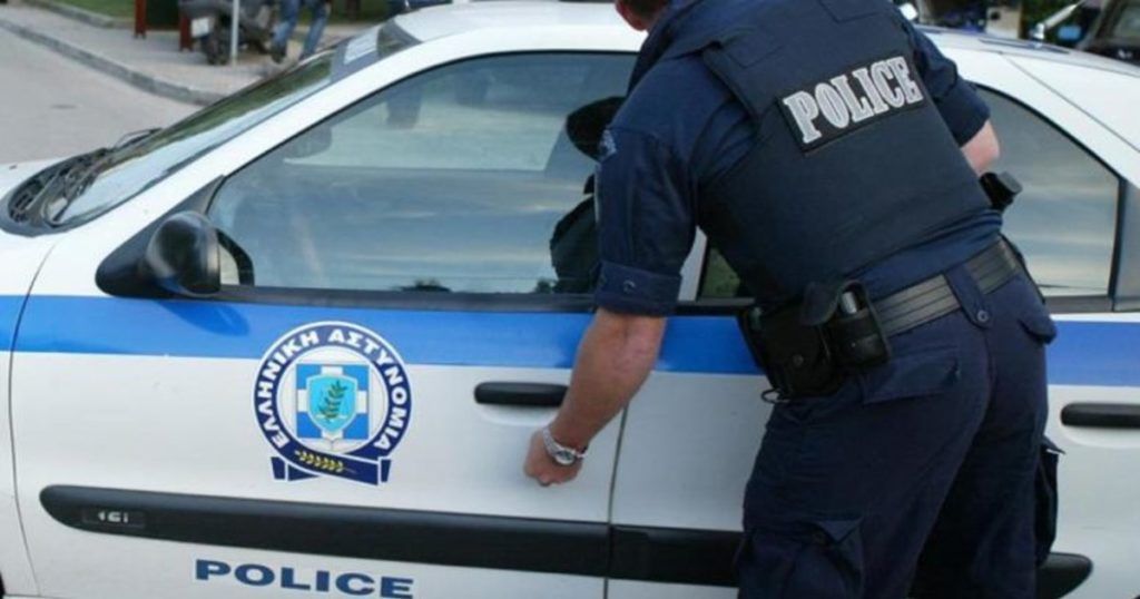 Bίντεο ντοκουμέντο: Οι οπλοφόροι που χτυπούν για 100 ευρώ Bίντεο ντοκουμέντο: Οι οπλοφόροι που χτυπούν για 100 ευρώ