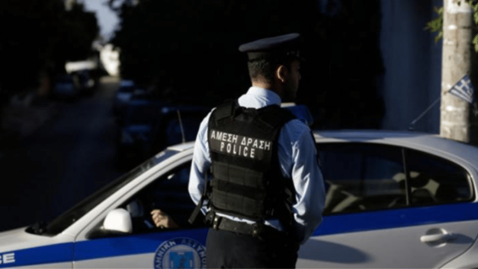 Τους έπιασαν στη Νέα Σμύρνη με 40 κιλά χασίς Τους έπιασαν στη Νέα Σμύρνη με 40 κιλά χασίς