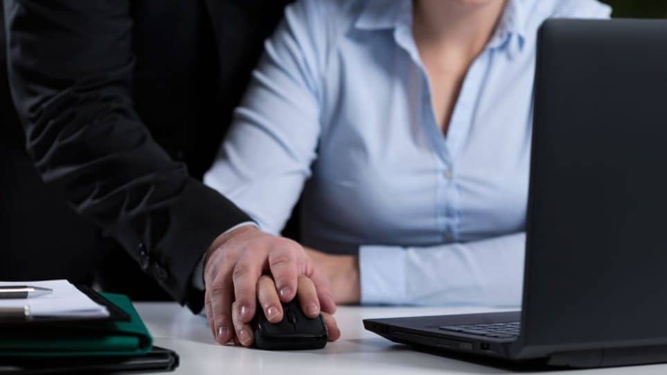 ΜeTooGreece: Οι ειδικές προβλέψεις του εργασιακού νομοσχεδίου για τη βία και τη σεξουαλική παρενόχληση ΜeTooGreece: Οι ειδικές προβλέψεις του εργασιακού νομοσχεδίου για τη βία και τη σεξουαλική παρενόχληση