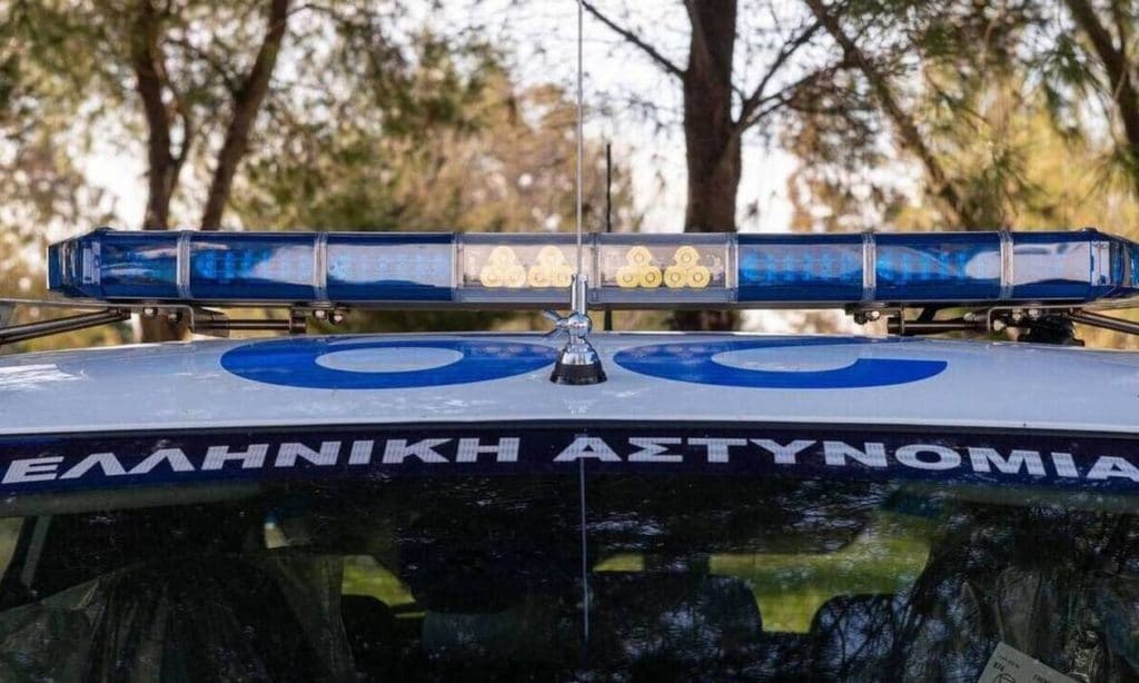 Σέρρες: Αστυνομικοί έσωσαν ηλικιωμένη που ήταν πεσμένη στο σπίτι της για ώρες