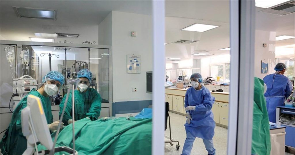 Στα 1.402 τα νέα κρούσματα – 647 οι διασωληνωμένοι, 56 θάνατοι Στα 1.402 τα νέα κρούσματα – 647 οι διασωληνωμένοι, 56 θάνατοι