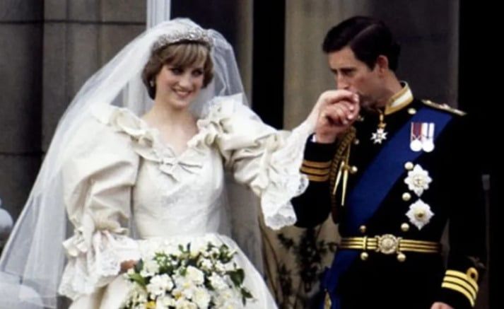 The Wedding of the Century: Ο γάμος του πρίγκιπα Κάρολου με την πριγκίπισσα Νταϊάνα και όλες οι άγνωστες λεπτομέρειες The Wedding of the Century: Ο γάμος του πρίγκιπα Κάρολου με την πριγκίπισσα Νταϊάνα και όλες οι άγνωστες λεπτομέρειες