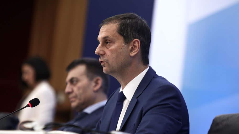 Χάρης Θεοχάρης: Παρακολουθούμε στενά τις εξελίξεις στο υγειονομικό μέτωπο, δεν υπάρχουν εγγυήσεις για το επόμενο διάστημα Χάρης Θεοχάρης: Παρακολουθούμε στενά τις εξελίξεις στο υγειονομικό μέτωπο, δεν υπάρχουν εγγυήσεις για το επόμενο διάστημα