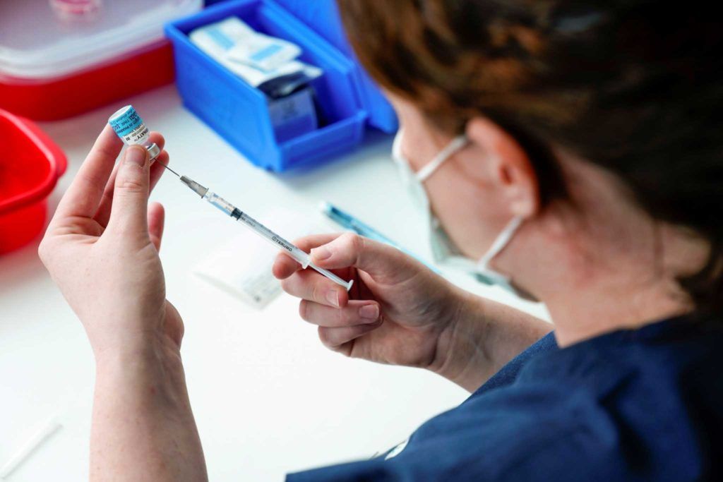 Έρχονται κυρώσεις για όσους αρνηθούν τον υποχρεωτικό εμβολιασμό Έρχονται κυρώσεις για όσους αρνηθούν τον υποχρεωτικό εμβολιασμό