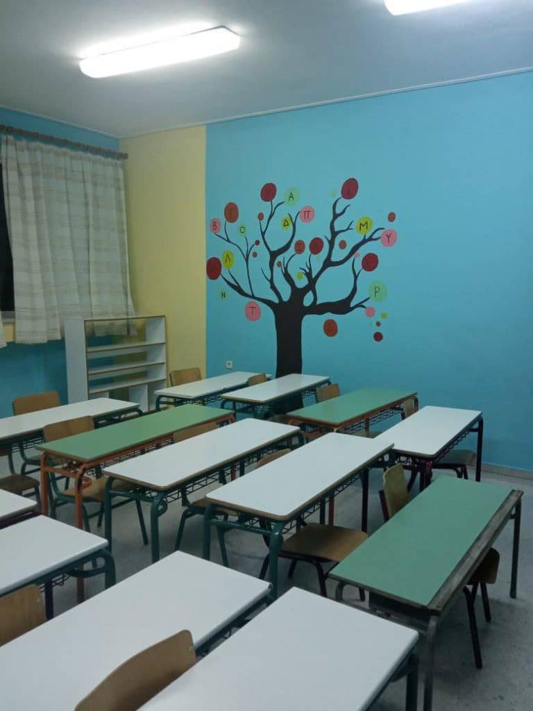Βάψιμο και καθαρισμός των Α και  Β τάξεων του  Δημοτικού  Σχολείου Δομοκού από εθελοντές