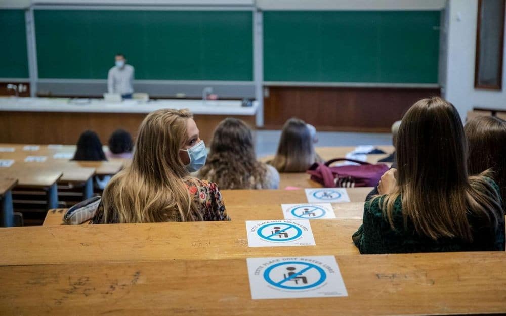 ΑΠΟΦΑΣΗ: Υποχρεωτικά δια ζώσης τα μαθήματα στα Πανεπιστήμια! Πηγή: Foititikanea.gr ΑΠΟΦΑΣΗ: Υποχρεωτικά δια ζώσης τα μαθήματα στα Πανεπιστήμια! Πηγή: Foititikanea.gr