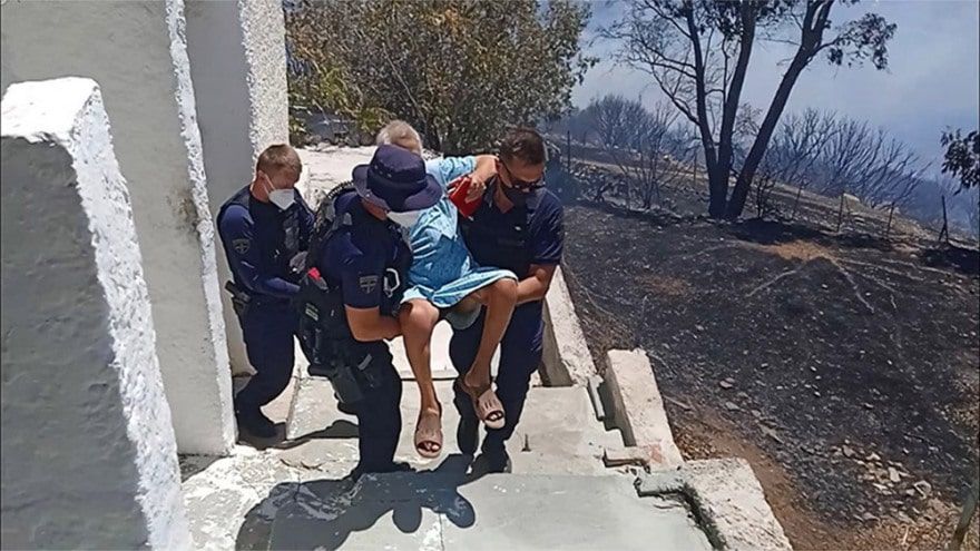 Έγκλημα στο Μαρκάτι Κερατέας: Την έσωσε η ΟΠΚΕ από τις φλόγες και τη σκότωσε ο γιος της Έγκλημα στο Μαρκάτι Κερατέας: Την έσωσε η ΟΠΚΕ από τις φλόγες και τη σκότωσε ο γιος της