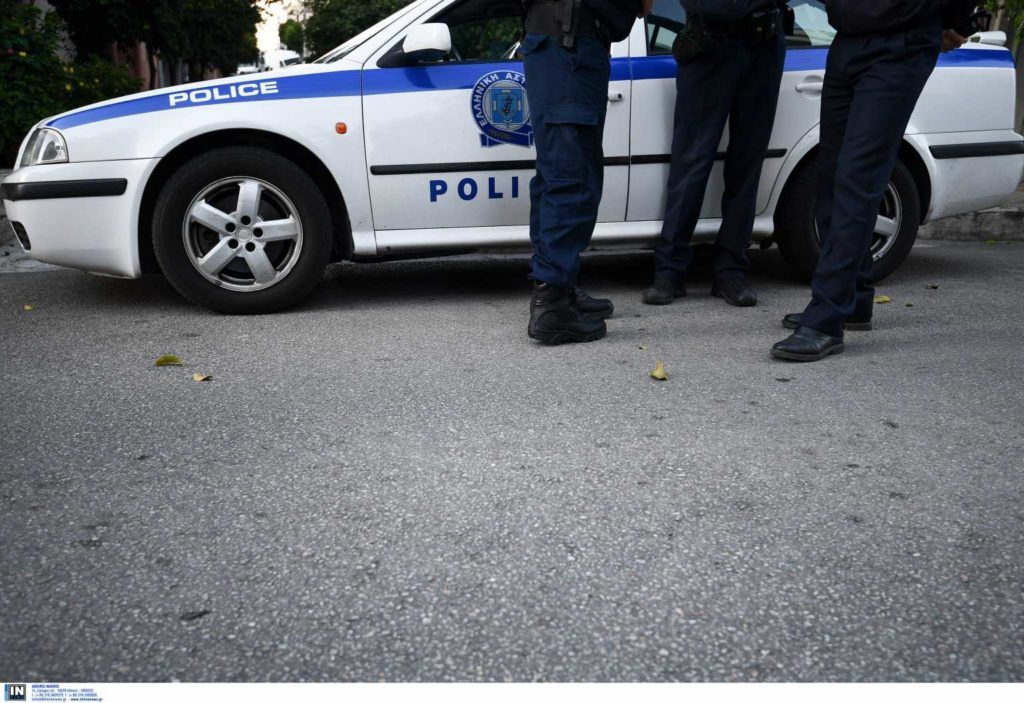 Βόλος: Είχαν δεμένο τον γιο τους στην αυλή με αλυσίδα 15 μέτρων