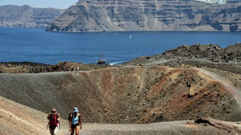 Το ηφαίστειο της Σαντορίνης στο «μικροσκόπιο» Ελλήνων και Ιταλών επιστημόνων Το ηφαίστειο της Σαντορίνης στο «μικροσκόπιο» Ελλήνων και Ιταλών επιστημόνων