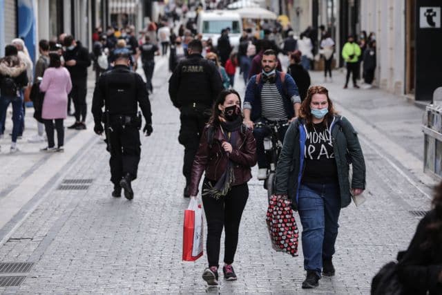 Παράθυρο Πλεύρη σε νέα σκληρά μέτρα για τους ανεμβολίαστους . Παράθυρο Πλεύρη σε νέα σκληρά μέτρα για τους ανεμβολίαστους .