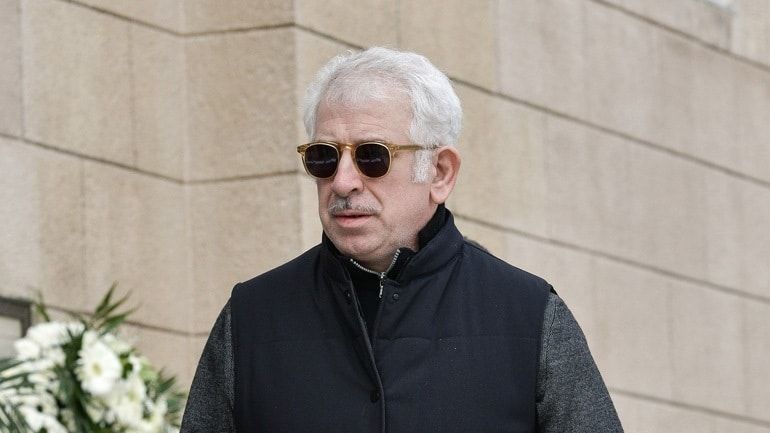 Στο «σφυρί» τα σπίτια του Πέτρου Φιλιππίδη σε Ψυχικό και Σοφικό Κορινθίας Στο «σφυρί» τα σπίτια του Πέτρου Φιλιππίδη σε Ψυχικό και Σοφικό Κορινθίας