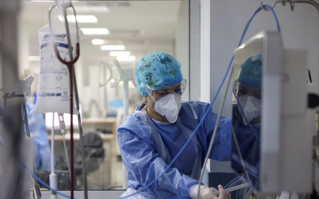 «Για όλες τις νέες διασωληνώσεις ευθύνεται η Δέλτα και όχι η Όμικρον» – Τι θα γίνει με το άνοιγμα των σχολείων «Για όλες τις νέες διασωληνώσεις ευθύνεται η Δέλτα και όχι η Όμικρον» – Τι θα γίνει με το άνοιγμα των σχολείων