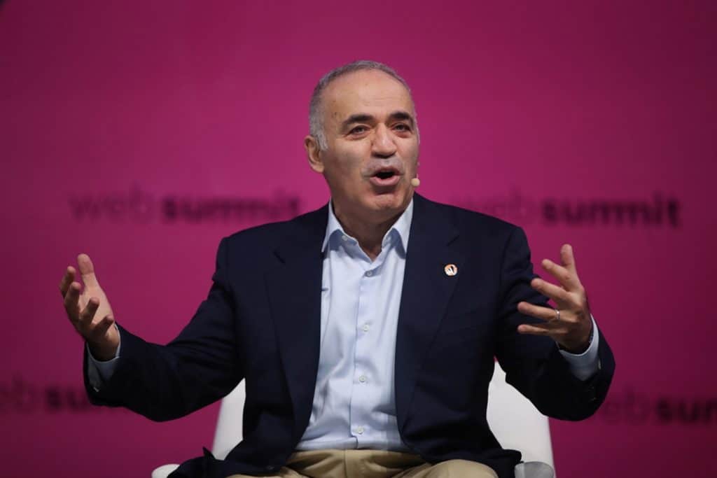 Η κραυγή του Κασπάροφ: Βαρέθηκα το «είχες δίκιο» – Χρεοκοπήστε επιτέλους τον δικτάτορα Πούτιν και τη συμμορία του