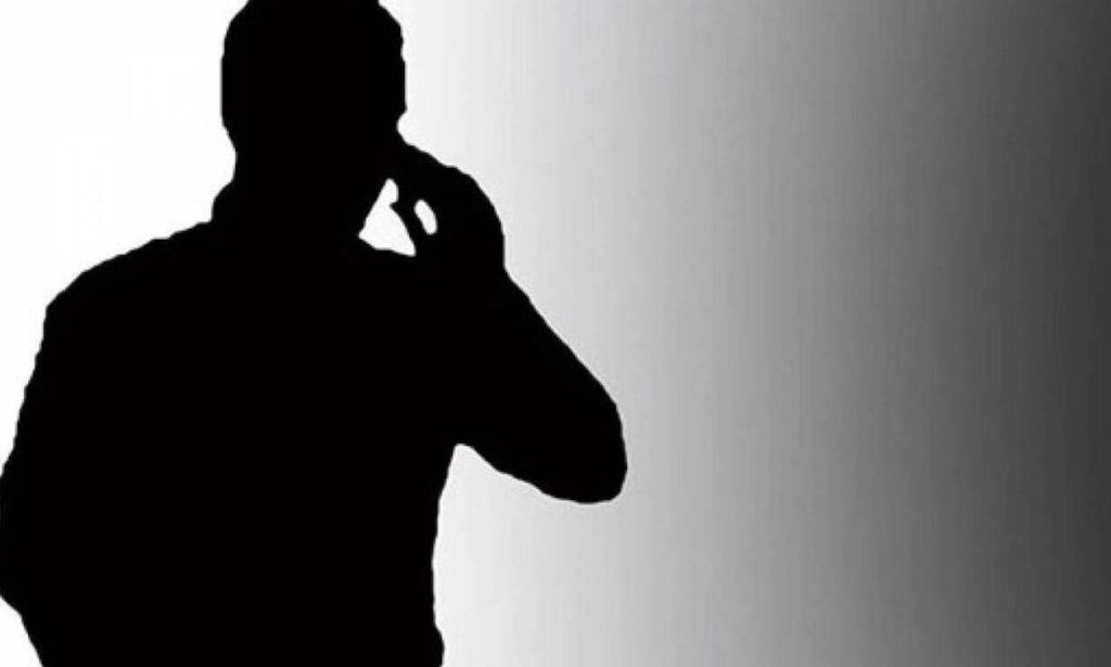 Λαμία : Απατεώνες «χτύπησαν» στην Ν.Αμπλιανη – Ξεγέλασαν ηλικιωμένη και της πήραν 9000 ευρώ Λαμία : Απατεώνες «χτύπησαν» στην Ν.Αμπλιανη – Ξεγέλασαν ηλικιωμένη και της πήραν 9000 ευρώ
