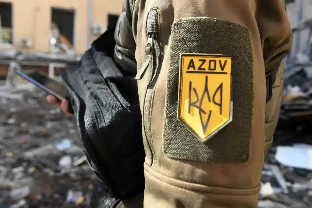 Άρθρο των FT για τα μέλη του Τάγματος AZOV: Νεοναζιστές ή πατριώτες που συμβάλλουν τα μάλα στην άμυνα της Ουκρανίας;
