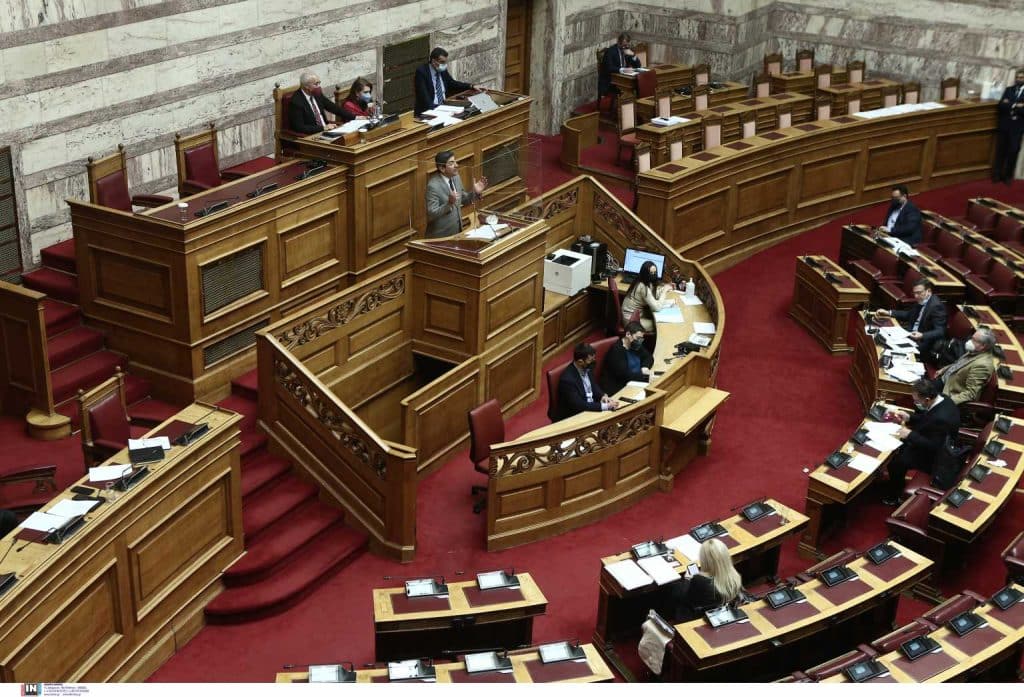 Ψηφίστηκε το νομοσχέδιο για την οπαδική βία Ψηφίστηκε το νομοσχέδιο για την οπαδική βία
