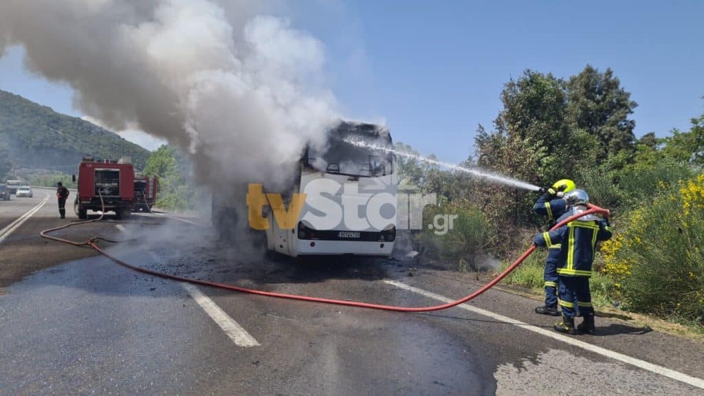 Έκτακτο: Φωτιά σε λεωφορείο στις στροφές του Μπράλου (φωτο) Έκτακτο: Φωτιά σε λεωφορείο στις στροφές του Μπράλου (φωτο)