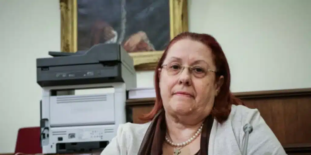 Η Παπασπύρου του ΣΥΡΙΖΑ θέλει να απαγορεύσει το βιβλίο του Λοβέρδου -Ποια δικάζει την αγωγή Η Παπασπύρου του ΣΥΡΙΖΑ θέλει να απαγορεύσει το βιβλίο του Λοβέρδου -Ποια δικάζει την αγωγή
