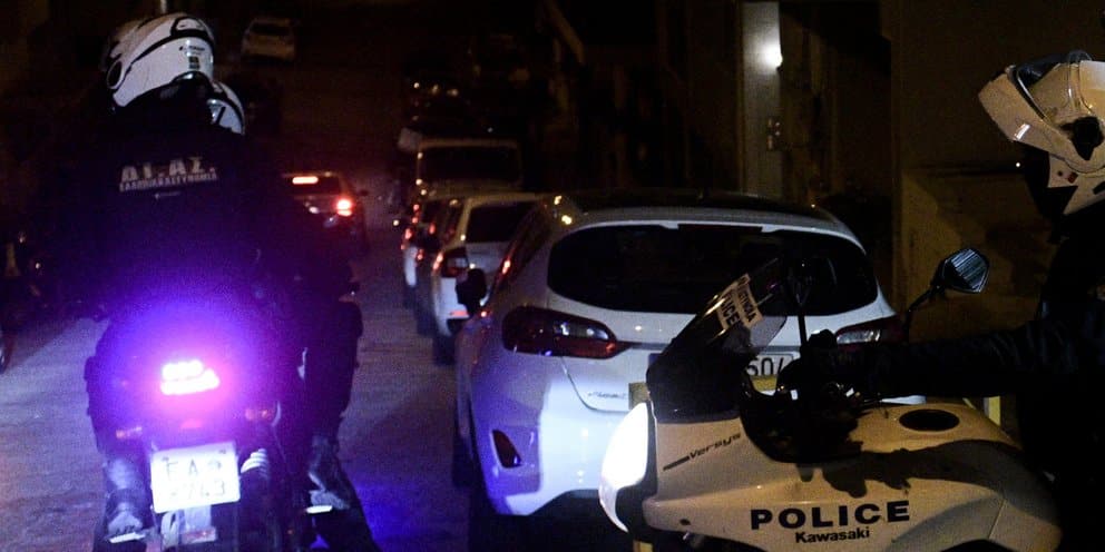 Αιματηρό επεισόδιο με πυροβολισμούς χθες βράδυ στο κέντρο της Αθήνας -Τραυματίστηκε 30χρονος Αιματηρό επεισόδιο με πυροβολισμούς χθες βράδυ στο κέντρο της Αθήνας -Τραυματίστηκε 30χρονος