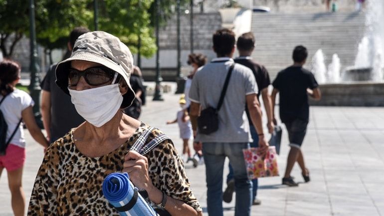 Από σήμερα πετάμε τις μάσκες Από σήμερα πετάμε τις μάσκες