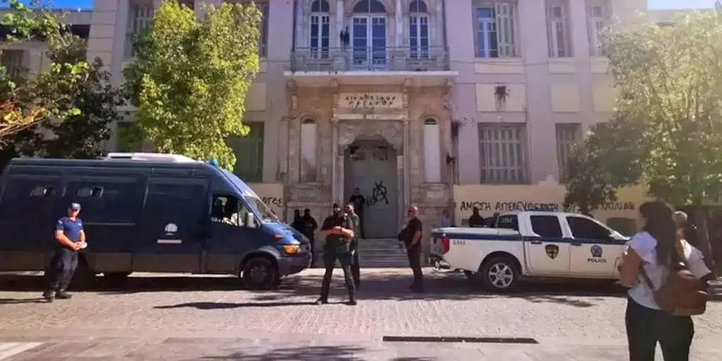 Κύκλωμα τοκογλυφίας στην Κρήτη: Στη φυλακή οι τέσσερις από τους οκτώ συλληφθέντες